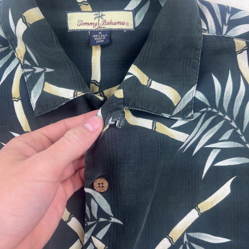 Tommy Bahama Mens Silk Bamboo Palm Print Camp Shirt Black Short Sleeve Medium - Picture 4 of 8
